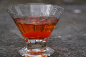 The Syracuse, a fake version of the Manhattan, looks like the real thing but packs a completely different taste.